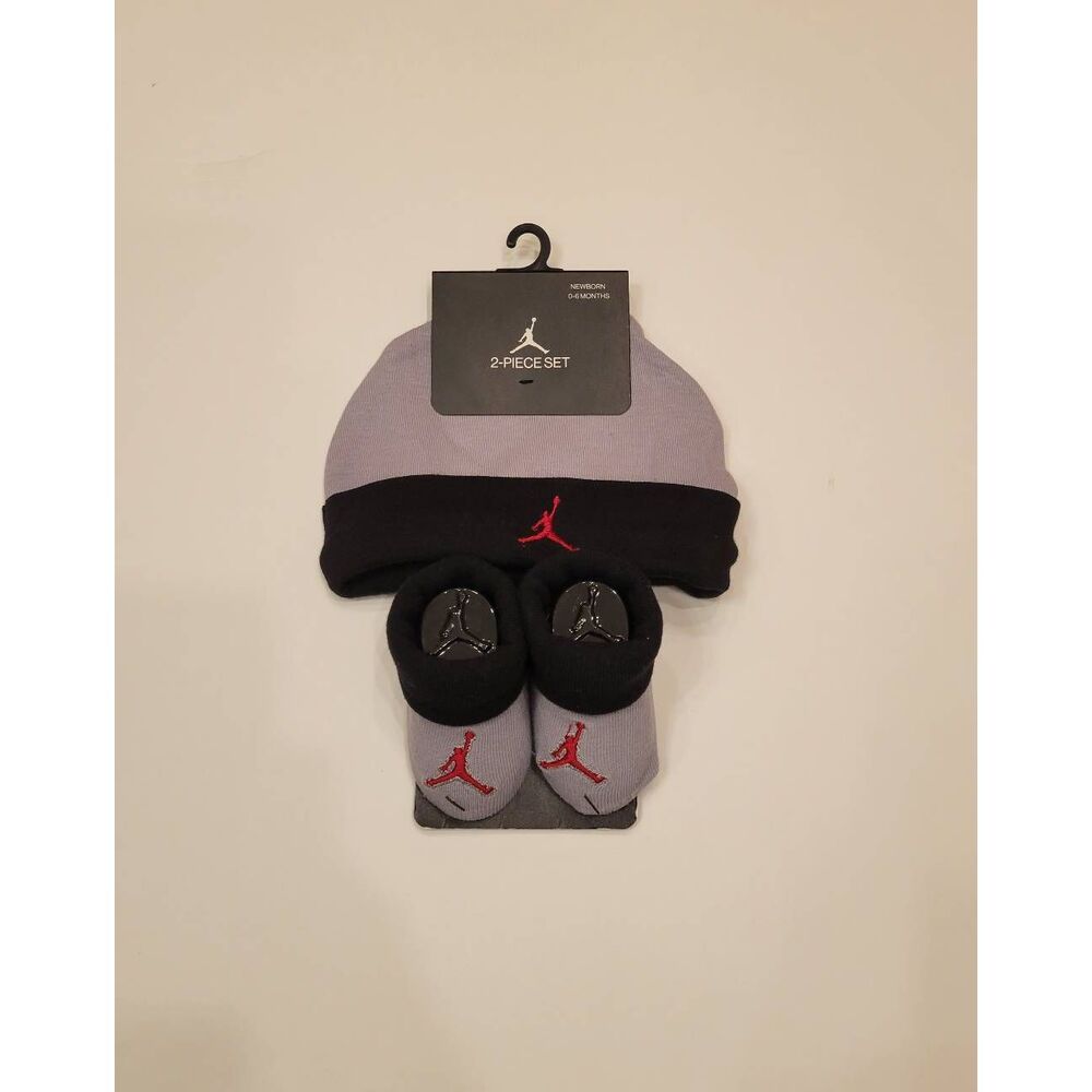 Nike Air Jordan Booties Hat Set Size Newborn Size Grey/Black